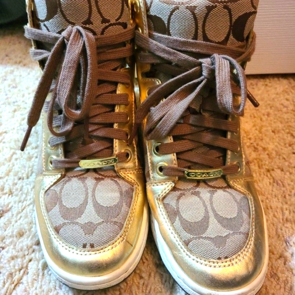 Women Coach shoes